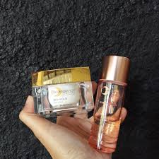 I bought this product out of curiosity. Bio Essence 24k Bio Gold Rose Gold Water Review Female Daily