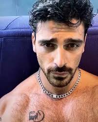 Michele morrone, 3 октября 1990 • 30 лет. Eindeutig Er Ist Mit Abstand Der Heisseste Netflix Star Weltweitestars