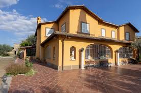 Dalla stazione ferroviaria tor vergata e al centro ricerche di esa infn esrin, appartamenti in fase di ultimazione, consegna primavera 2020. Villa Casa A Frascati Rm Ville Case A Frascati Rm Ilovecasa Eu