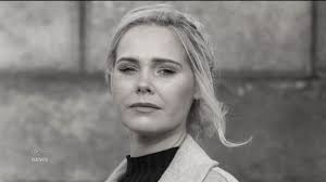 Cervicalcheck campaigner Lynsey Bennett has died aged 34, Her solicitor  announced her death, saying she passed away peacefully last night