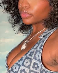 Pucker up pretty 💋🦋