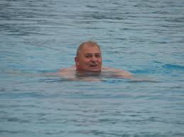 Selters Klaus Peter Schmidt Ist Der Erste Im Wasser Selters