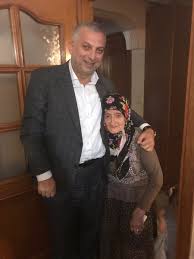 He was born in the güneysu district of rize province and studied civil engineering at the yıldız technical. Metin Kulunk On Twitter Cok Sevdigim Merhum Dayimin Esi Yigit Bir Ata 80 Li Yaslarda Yengem