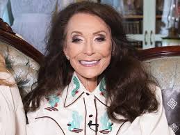 LORETTA LYNN's Family Statement and Obituary