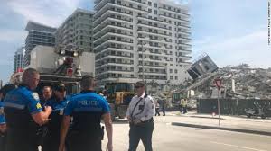 O prédio foi construído em 1981 e tinha mais de 130 apartamentos. Predio Da Multiplan Desaba Em Miami Beach E Deixa Um Ferido
