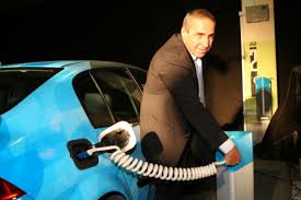 Was the first modern electric car with a swappable battery available on the better place electric vehicle network with battery swapping technology. Israel Gets First Plugs For All Electric Car Network