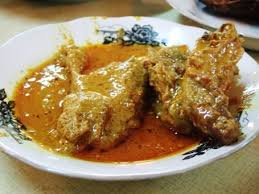 Sajian kali ini akan cocok anda nikmati bersama dengan hal ini dimaksudkan untuk menghilangkan bau amis yang menempel pada ayam secara merata. Gulai Ayam Berkuah Kental Oranye Yang Populer