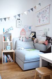 Lese Und Kuschelecke Im Kinderzimmer Mit Vallentuna Sofa Von Ikea Babyzimmer Junge Wandgestaltung Babyzimmer Junge In 2020 Kid Room Decor Nursery Colors Kids Bedroom
