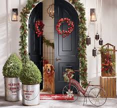 Command™ outdoor hooks give you the freedom to decorate the outside of your home for every season, holiday or event. How To Hang Holiday Garland And Wreaths