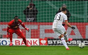Sign in to check out what your friends, family & interests have been capturing & sharing around the world. Eintracht Profi Andre Silva Ist Plotzlich Ein Anderer
