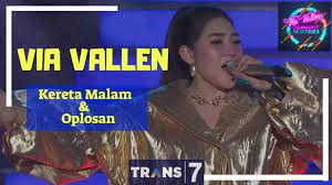 Lagu ini juga sukses di pasaran walaupun tidak sesukses single pertamanya cinta atau uang. Kereta Malam Oplosan Via Vallen Via Vallen Dangdut Never Dies 01 05 18 Youtube