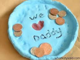 Pour occuper les enfants et leur donner une occupation ludique, réaliser une recette pâte à sel est un bon choix. Pate A Sel Recette Et 50 Idees D Activites Pour Amuser Vos Enfants