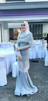 Model kebaya modern, blog fashion kebaya modern, gaun modern, batik modern, informasi seputar 25+ model kebaya wisuda modern terbaru 2020. Cape Kurung Muslimah Dress Muslim Dress Dress Brokat