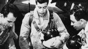 He was tortured by the greeks and lost his life. Bir Zamanlar Kibris Cengiz Topel Kimdir Nasil Oldu Pilot Yuzbasi Cengiz Topel Hakkinda Haydi Haber Gundelik Haber Son Dakika Gelismeleri