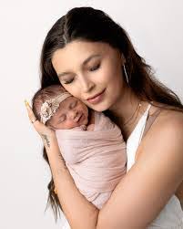 Rebecca Bonner's Instagram, Twitter & Facebook