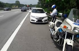 Contact traffic info & road blocks malaysia on messenger. If You Illegally Drive On The Emergency Lane In Malaysia Asklegal My
