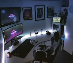 Black And White Bedroom Setup Beautiful White And Black Themed Battlestation By Twelfthelkay Click For Specs Battlestation Battlesta Gaming Room Setup Gaming Desk Setup Gamer Room Diy