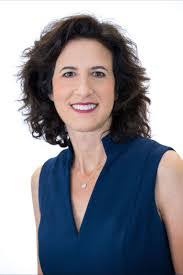 Kerry Beatty's Instagram, Twitter & Facebook