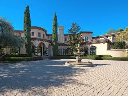 Michael strahan was born on november 21, 1971 in houston, texas, usa as michael anthony strahan. Michael Strahan S Brentwood Mansion 16 Million Home Stratosphere