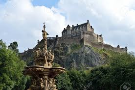 Edinburgh castle is a world famous icon of scotland and part of the old and new towns of edinburgh's world heritage site. Edinburgh Castle Es Ist Ein Sehr Beliebtes Touristenziel Das Ganze Jahr Uber Lizenzfreie Fotos Bilder Und Stock Fotografie Image 45996265