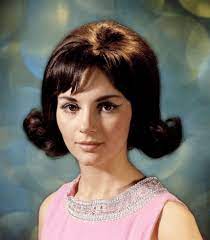 Gaya rambut wanita jaman dulu. Model Gaya Rambut Wanita Dari Tahun 1800an Sampai Sekarang Kamu Suka Yang Mana Girls