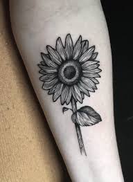 Black And Grey Sunflower Tattoo Celebrate The Beauty Of Nature With These Inspirational Sunflower Tattoos Body Art Tattoos Tattoos Sunflower Tattoos
