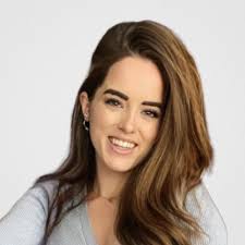 I'm beyond excited to share that my role has expanded here at Leapsome, and  I'll now be the Brand & Social Media Lead 🎉 Moving into Brand has been a  goal of