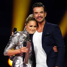Sie wünsche sich, dass die zeit alle. Ihr Leben Zwischen Thomas Und Florian In 2021 Florian Helene Fischer Frisur Florian Silbereisen