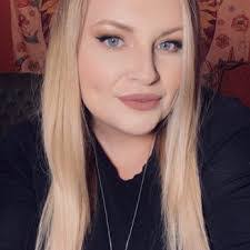 Jessica Harding's Instagram, Twitter & Facebook