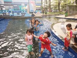 Wisata kolam renang di kabupaten bandung merana. 11 Hal Seru Dan Gratis Yang Bisa Dilakukan Di Taman Balaikota Bandung Hijab Ransel