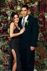 When she was a young teenager, meghan markle worked at frozen yogurt shop in los angeles called humphrey. Meghan Markle Beams With Joy As She Poses With Her Boyfriend Aged 16 News Need News