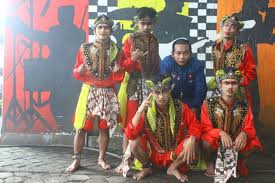 Gambar mentahan kartu member grup kesenian jaranan kediri. Komunitas Pecinta Seni Jaranan Kediri Home Facebook