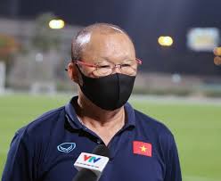 Hiện nay chúng tôi không có khó khăn gì đặc biệt, còn dịch bệnh thì ngay ở việt nam các cầu thủ đã tập luyện và sinh hoạt ở môi trường hạn chế giao tiếp bên ngoài nhiều nên tâm lý cầu thủ có chút không ổn định. 35f4ke0rkzqjm