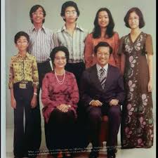 Telah mengundang kritikan dan reaksi kurang senang dari barat, terutamanya britain dan amerika. Kisah Cinta Tun Dr Mahathir Tun Dr Siti Hasmah Malaysian Update Berita Terkini Untuk Anda