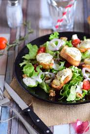 Salade De Chevre Chaud Noix De Grenoble Et Tomates Cerises Salade De Chevre Chaud Salade Chevre Chevre Chaud