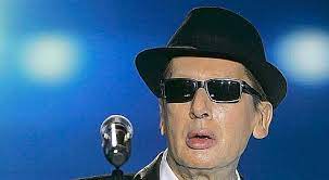 Interprète masculin de l'année, meilleur album de chanson pour bleu pétrole , et sa tournée est désignée meilleur spectacle de l'année  30 . Alain Bashung L Astre Noir De La Chanson