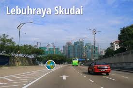 Johor bahru (also johor baru or johore baharu, but universally called jb) is the state capital of johor in southern peninsular malaysia, just across the causeway from singapore. Lebuhraya Skudai Federal Route 1 Johor Bahru