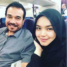 سيتي نورهاليزا بنت تارودين ; Biodata Siti Nurhaliza Penyanyi Nombor Satu Malaysia Azhan Co