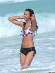 Recently, elma has agreed to do daring pose in hot magazine, for january issue. Showing Ronaldo What He S Missing Irina Shayk Flaunts Hot Bikini Body On Heartbreak Hol Daily Star