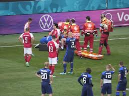 Stasera si gioca la partita contro la finlandia. Eriksen Il Video In Cui Si Accascia A Terra In Danimarca Finlandia Corriere Tv