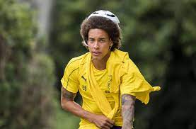 Get the latest news, stats, videos, highlights and more about midfielder axel witsel on espn. Schaulaufen Witsel Der Mit Dem Afro Panorama Stuttgarter Nachrichten
