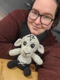 What is the pattern for a studio decoration?