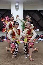 Pin Oleh Hub Hp Wa Sewa Baju Adat Di Sewa Baju Jawa Tengah Solo Kudus Tegal Pekalongan Baju Pengantin Tarian