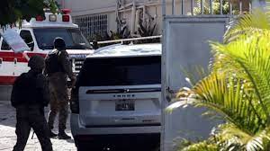 Mataron al presidente de haití y el gobierno anunció detención de presuntos asesinos el presidente de haití, jovenel moïse, fue ultimado en su residencia de puerto príncipe por un comando integrado aparentemente por extranjeros, en un hecho en el que además fue baleada su esposa, y menos de 24 horas después del hecho el gobierno anunció que había detenido a los presuntos asesinos. 5mcgd 7sautm M