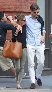 Idee Wie Man So Eine Grune Hose Kombiniert Seite 3 Ich Finde Die Farbe Wunderschon Aber Irgendwie Grune Hose Olivia Palermo Olivia Palermo Stil