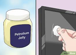 Do not dump or spray vinegar solution directly onto the tv screen. 3 Ways To Clean A Flat Screen Tv Wikihow