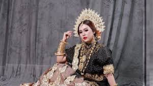 Check spelling or type a new query. 7 Gaya Selfi Lida Kenakan Baju Pengantin Adat Bugis Banjir Pujian Hot Liputan6 Com