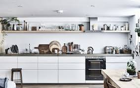 Soggiorno Monocolore Con Due Poltrone Ikea Ristrutturazione Cucina Idee Cucina Ikea Armadietti Cucina