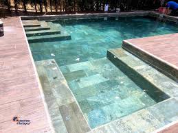 Piscina Revestida En Gres Porcelanico Tratada Con Clorador Salino Iluminada Por Leds Pequenas Piscinas Disenos De Piscina Piscinas