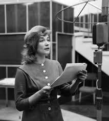 A színész, aki színházi és filmes szerepei mellett számtalan sikerfilmben kölcsönözte világsztároknak a hangját, 64 éves volt. Elhunyt Vass Eva Szineszno 85 Evesen Kovette Ferjet Gabor Miklost Hazai Sztar Femina